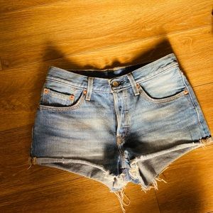 LEVI 501 DENIM SHORTS